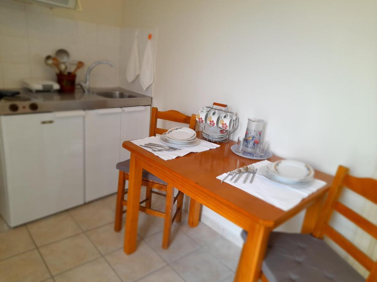 Irinis Apartment In Каламата Екстериор снимка