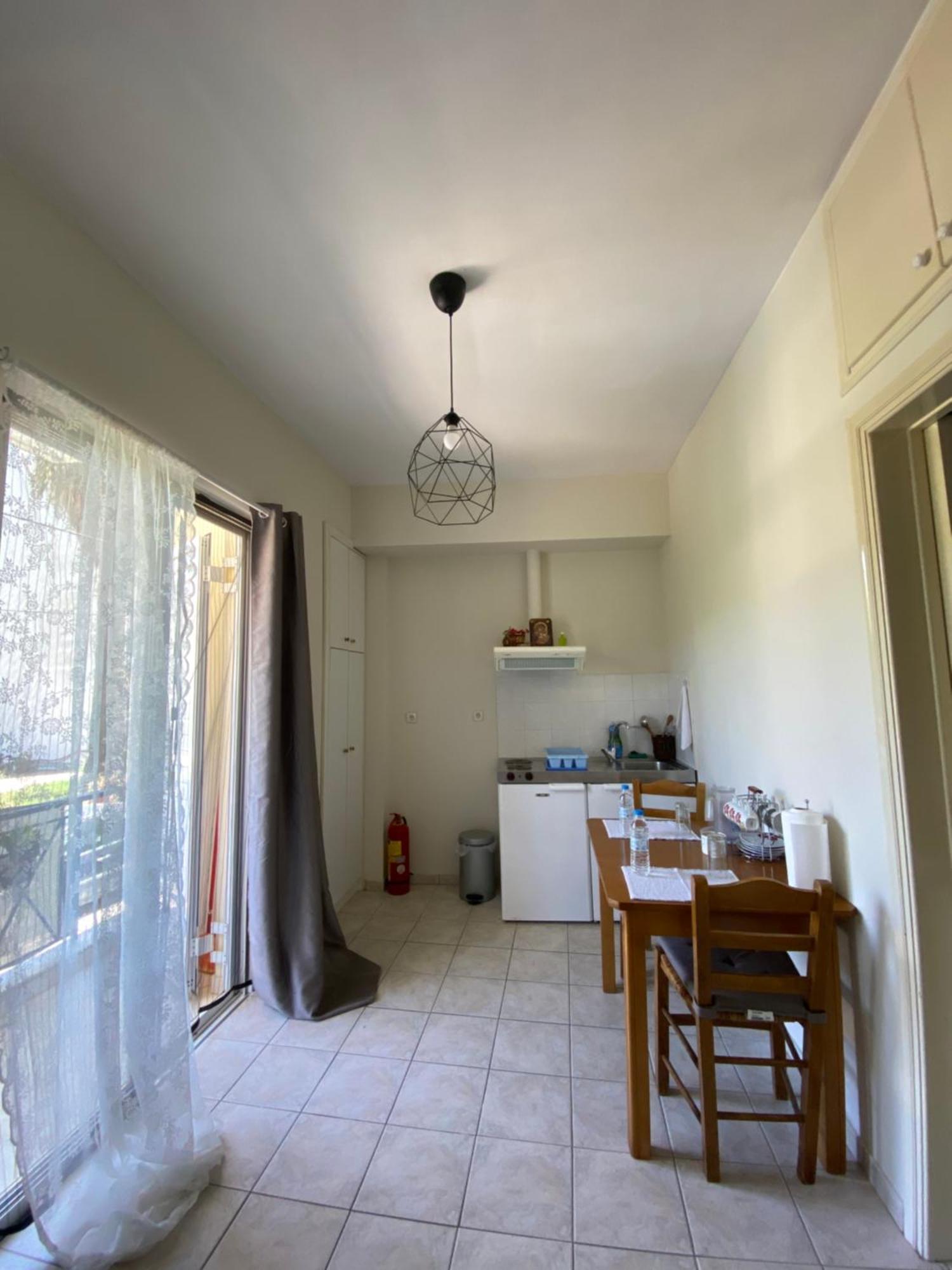 Irinis Apartment In Каламата Екстериор снимка