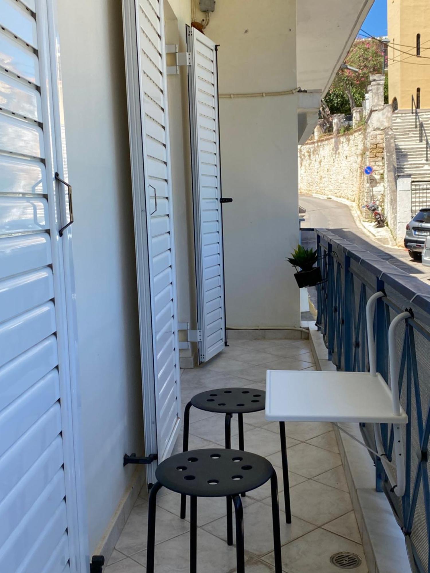 Irinis Apartment In Каламата Екстериор снимка